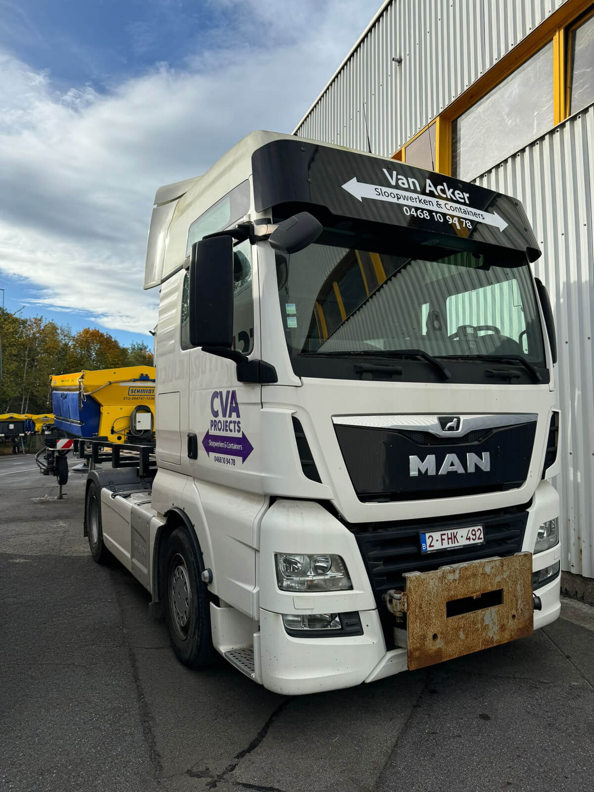 Vrachtwagen van CVA Projects — Van Acker Sloopwerken & Containers